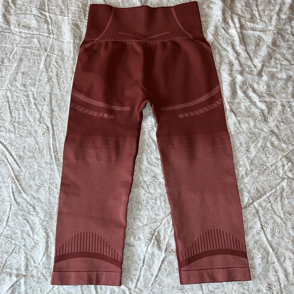 Gymshark set bundle pink geo mauve long sleeve crop and high waist capri Small - Picture 8 of 8